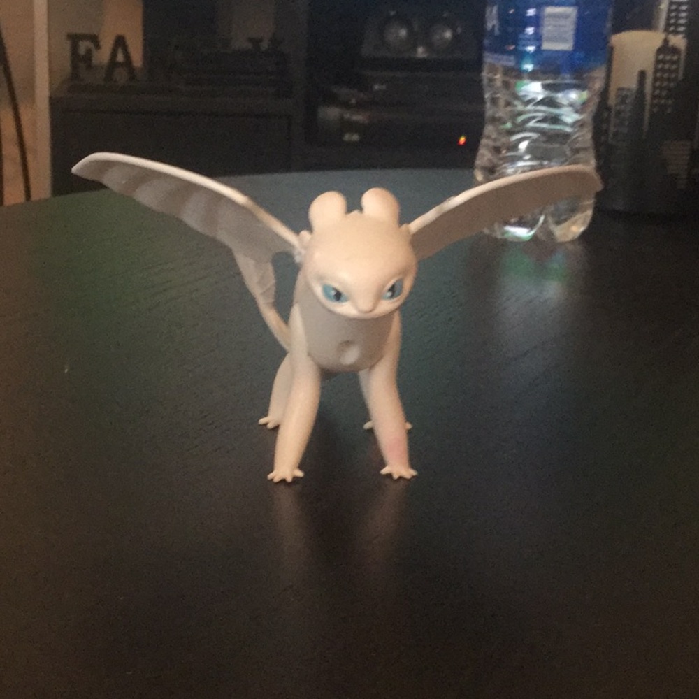 How to train your dragon 3: light fury dragon toy